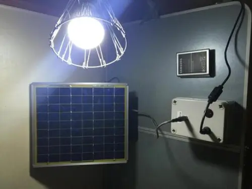 Batterie smartphone illuminano lampadine Led