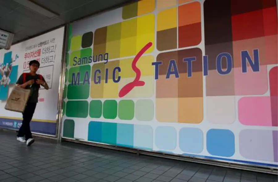 Samsung, smartwatch proiettato sulla mano